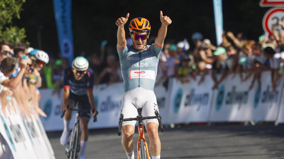 En maîtrise, Andrew August remporte la 2ème étape du Tour de Tchéquie et prend le maillot jaune