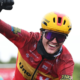 Erlend Blikra résiste à Ethan Vernon pour décrocher la 2ème étape de l'Arctic Race of Norway