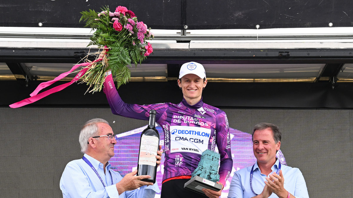Giulio Pellizzari dompte les Lagunas de Neila sur le Tour de Burgos, Felix Gall remporte le général