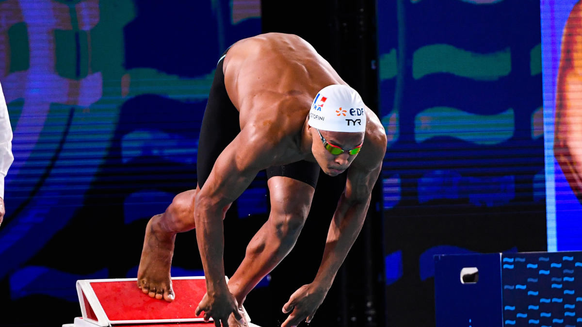 Le relais 4x200 m nage libre mixte solide deuxième et qualifié pour la finale