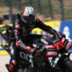 Marco Bezzecchi coiffe Marc Marquez et rafle la pole position en Aragon