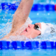 Nathan Muratory bat le record du monde juniors du 200m dos et se qualifie en demi-finale avec Mewen Tomac