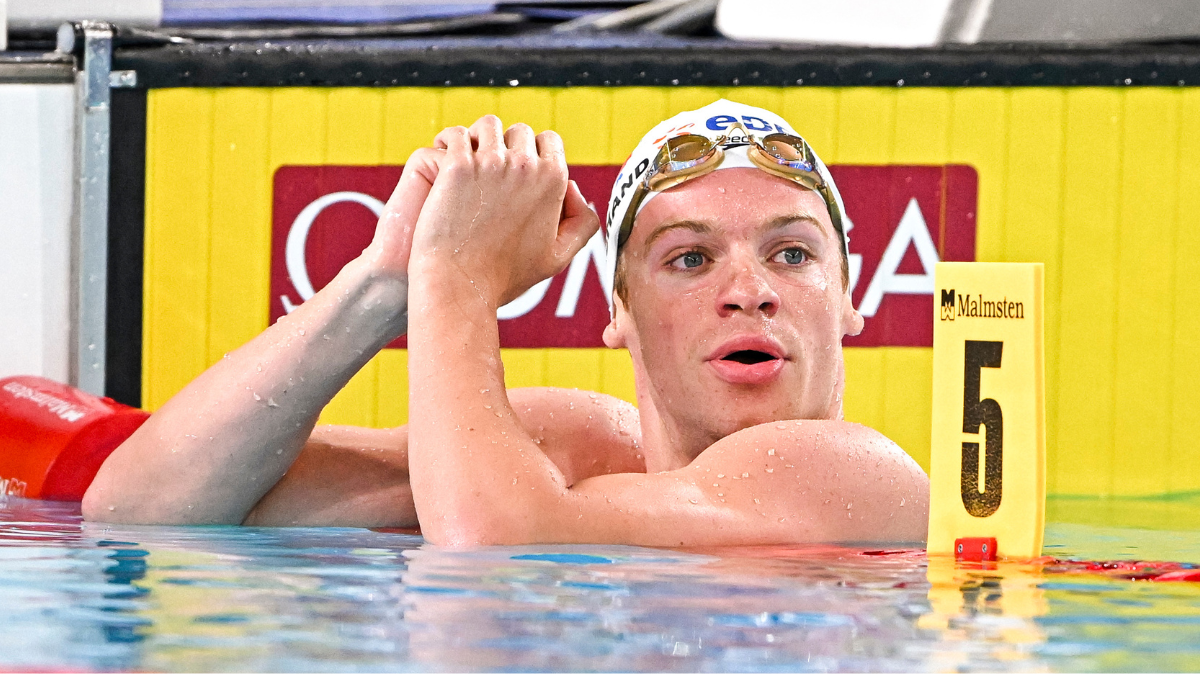 Sans trembler, Léon Marchand remporte sa demie et file en finale du 200 m papillon