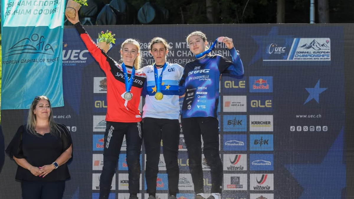 Un triplé en juniors et un doublé en U17, les Bleuets brillent aux Championnats d'Europe de VTT Descente
