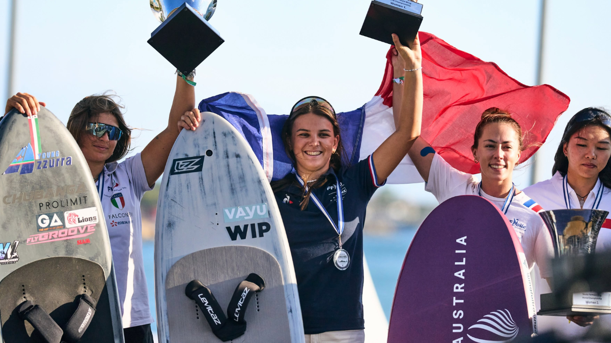 Vaïna Picot rafle son premier titre mondial chez les séniors en Formula Wing à 17 ans !