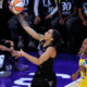 Gabby Williams porte les Valkyries à la victoire, Aminata Gueye effectue ses débuts en WNBA