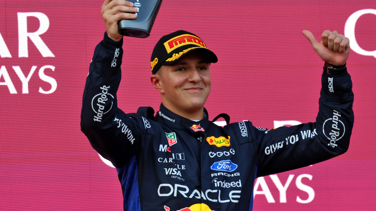 Isack Hadjar s'offre un podium pour son retour à Bakou la stratégie Red Bull décryptée