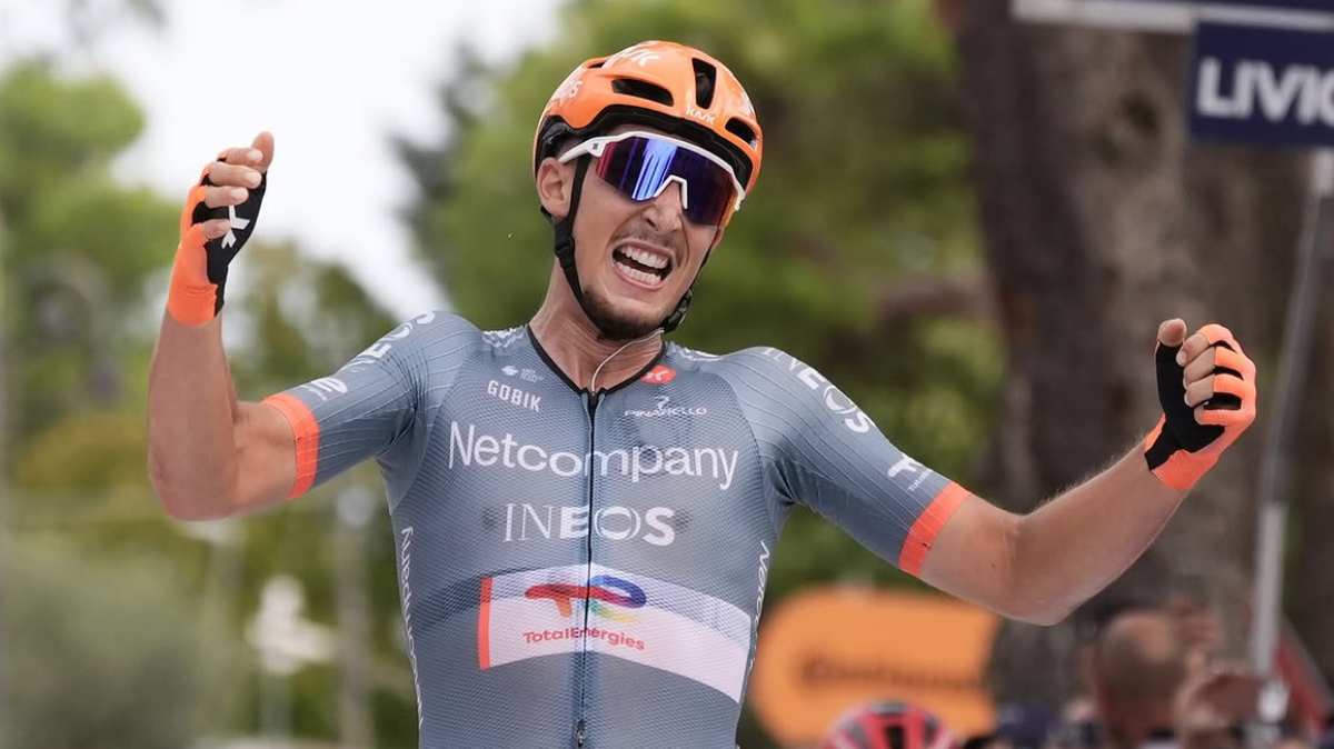 Kévin Vauquelin domine Mathys Rondel sur la dernière étape et remporte le Tour des Abruzzes 2026