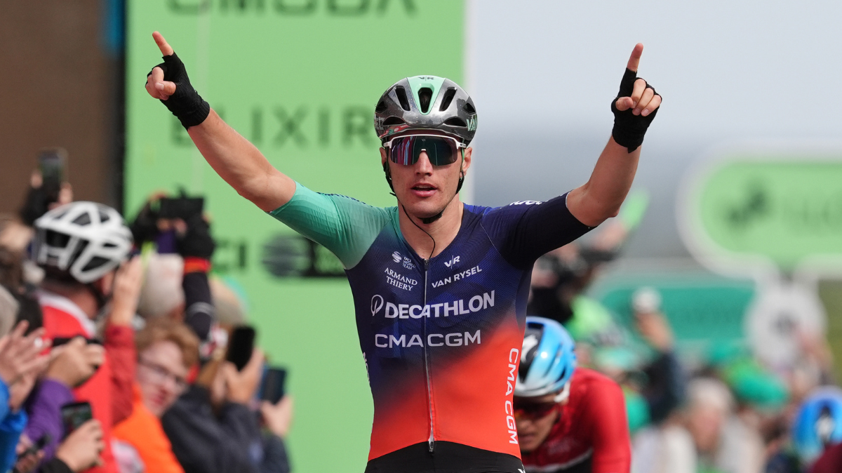 Le classement et les résultats du Grand Prix d'Isbergues 2026, remporté par Olav Kooij