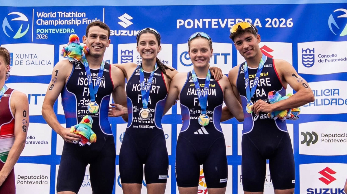 Le relais mixte français JuniorU23 sur le toit du monde en triathlon !