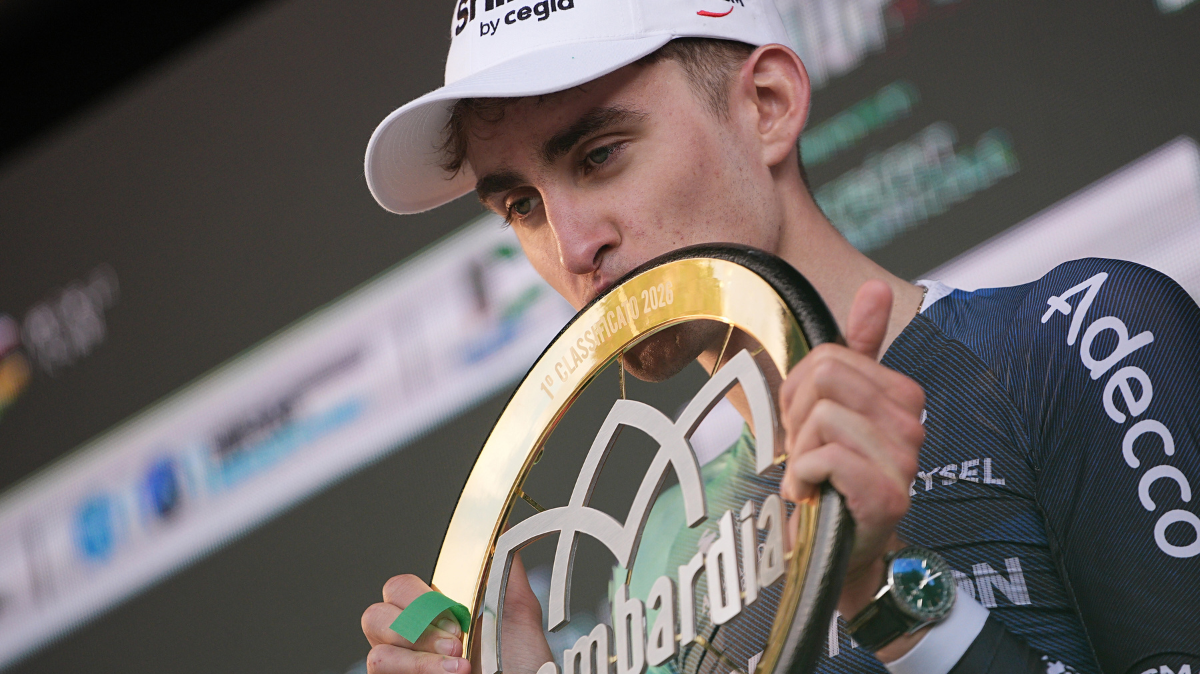 « C'est fou, on dirait que c'est un rêve » l'émotion de Paul Seixas après sa victoire historique sur le Tour de Lombardie